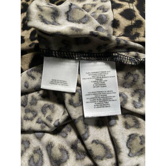 Anne Klein Women’s Top Blouse Size 2X Cheetah Print Button Accents Down Back - Picture 6 of 9
